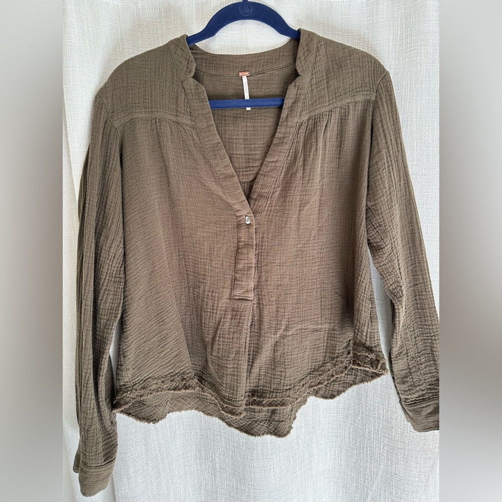 SOLD Green Free People Long Sleeve VNeck